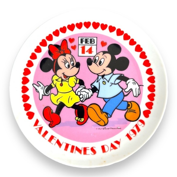 Vintage Disney Mickey And Minnie Collectors Plate​​ - Picture 1 of 2